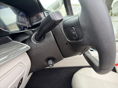 Used 2022 Jeep Wagoneer Series III w/ Premium Group I image 58