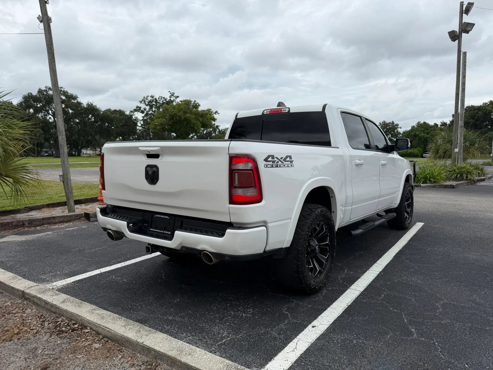 Used 2019 RAM 1500 Laramie w/ Sport Appearance Package AWD/4WD image 5