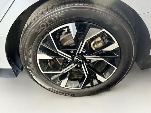 Used 2025 Hyundai Sonata SEL FWD image 11
