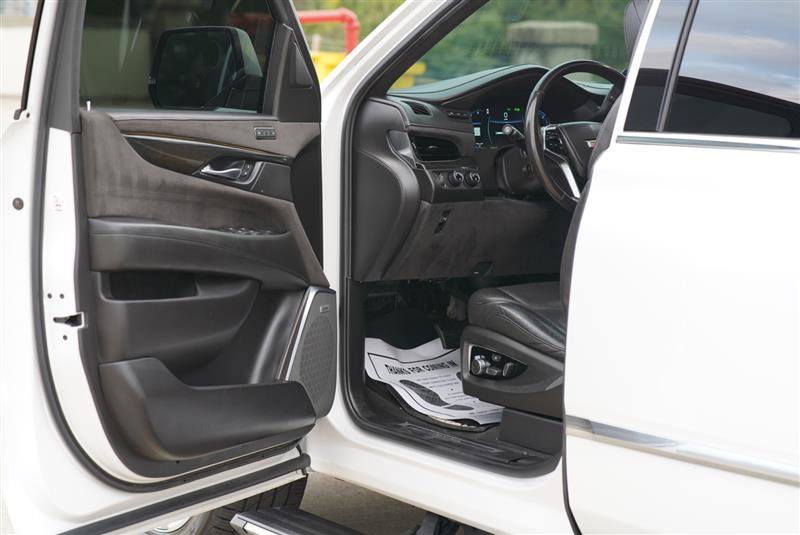 Used 2018 Cadillac Escalade ESV Platinum AWD/4WD image 42
