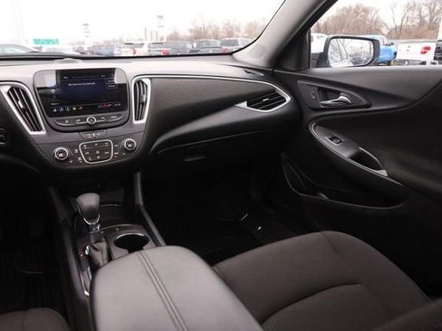 Used 2024 Chevrolet Malibu LT image 24