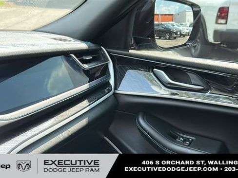 Used 2023 Jeep Grand Cherokee Trailhawk w/ Luxury Tech Group III AWD/4WD image 24