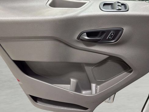 Used 2023 Ford Transit 250 Medium Roof AWD image 9