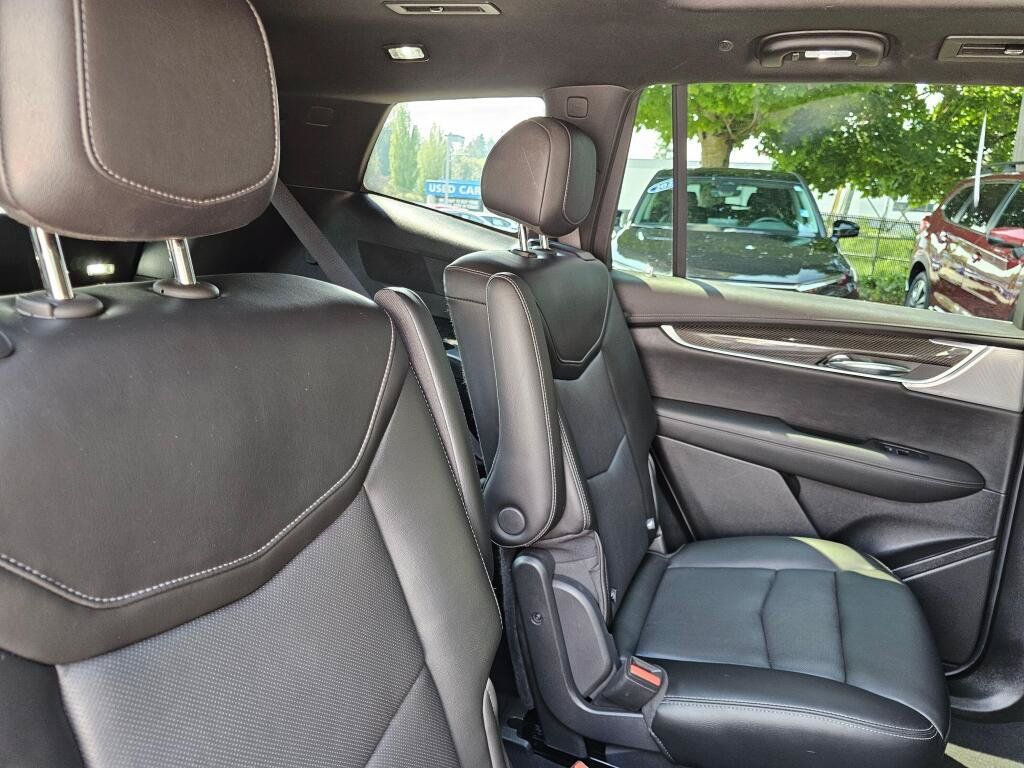 Used 2024 Cadillac XT6 Sport w/ Technology Package AWD/4WD image 14