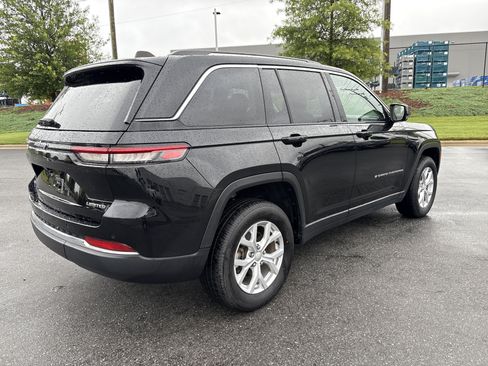 Used 2023 Jeep Grand Cherokee Limited w/ Trailer Tow Prep Group (B) AWD/4WD image 9