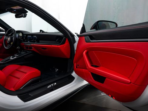 Certified 2024 Porsche 911 GT3 RWD image 21