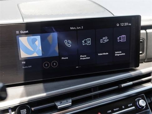 Certified 2025 Hyundai Santa Fe SE w/ Tow & Go Package image 17