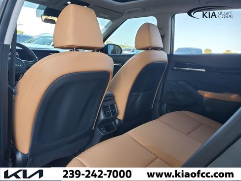 Used 2024 Kia Seltos SX w/ SX Sunroof Package image 12