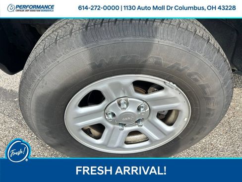 Used 2016 Jeep Wrangler Unlimited Sport w/ Connectivity Group AWD/4WD image 10