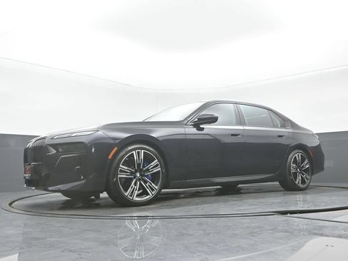 Used 2023 BMW 760i xDrive w/ Luxury Rear Seating Package AWD/4WD image 31