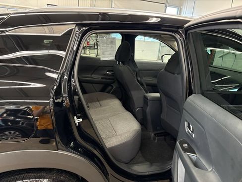 Used 2025 Nissan Kicks SV w/ SV Premium Package AWD/4WD image 16