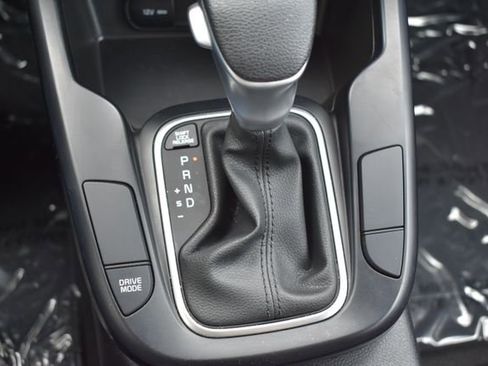 Used 2025 Kia Soul LX w/ LX Technology Package FWD image 26