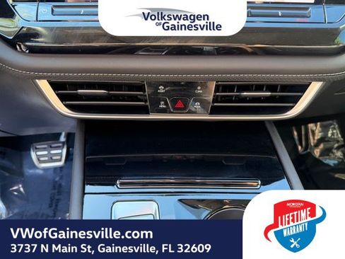 Certified 2025 Volkswagen Atlas SEL Premium R-Line AWD/4WD image 26
