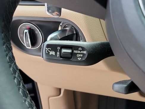 Certified 2023 Porsche Macan AWD/4WD image 39