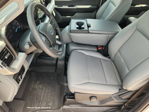 New 2026 Ford F250 4x4 Crew Cab Super Duty image 14