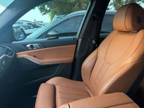 Used 2022 BMW X5 xDrive40i w/ M Sport Package image 16