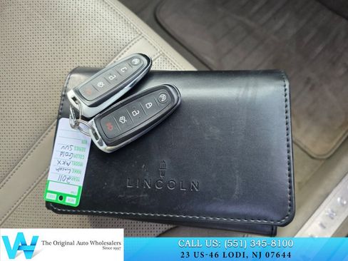 Used 2011 Lincoln MKX 2WD image 23