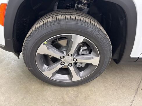 New 2025 Jeep Grand Cherokee L Limited w/ Trailer Tow Package image 21