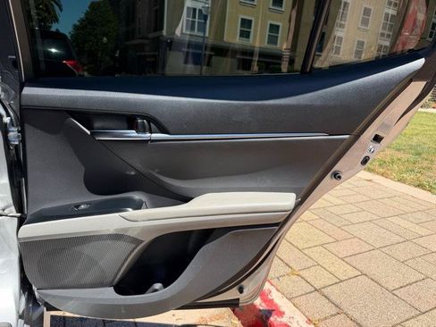 Used 2019 Toyota Camry LE w/ Carpet Mat Package FWD image 99