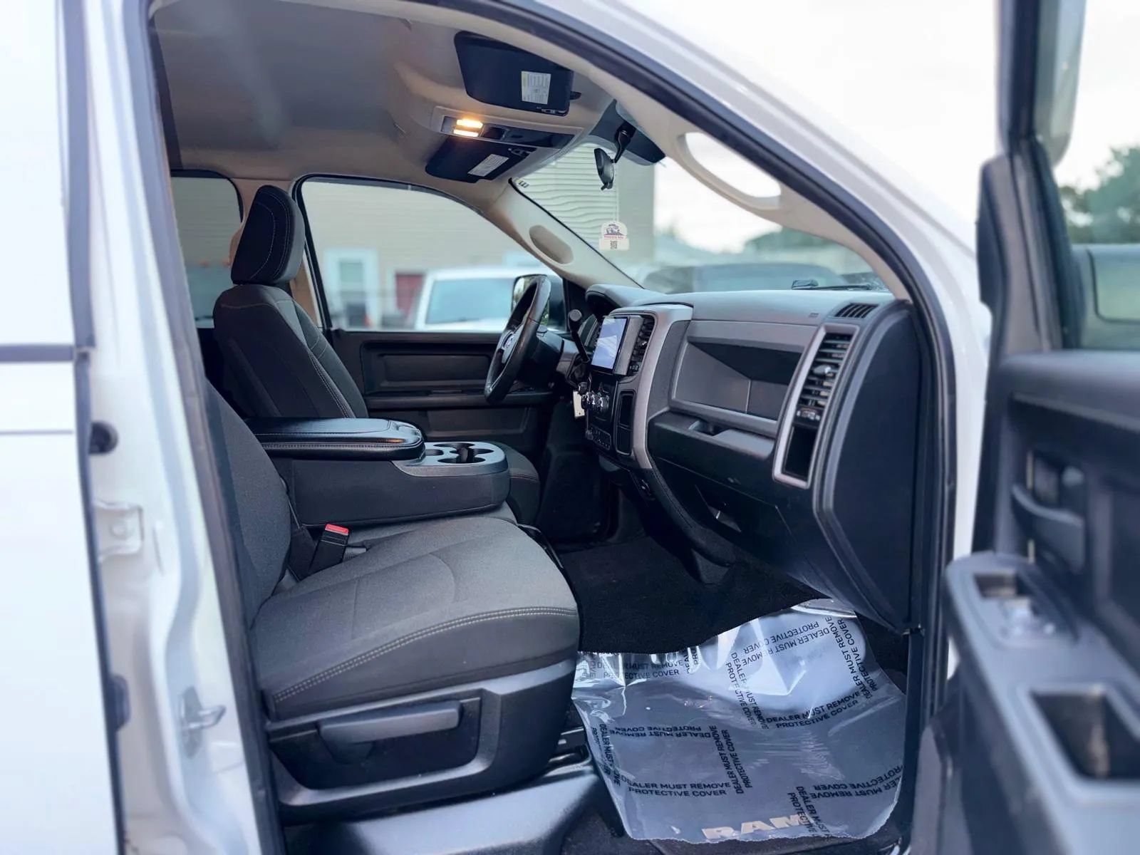 Used 2018 RAM 2500 Tradesman w/ Chrome Appearance Group AWD/4WD image 13