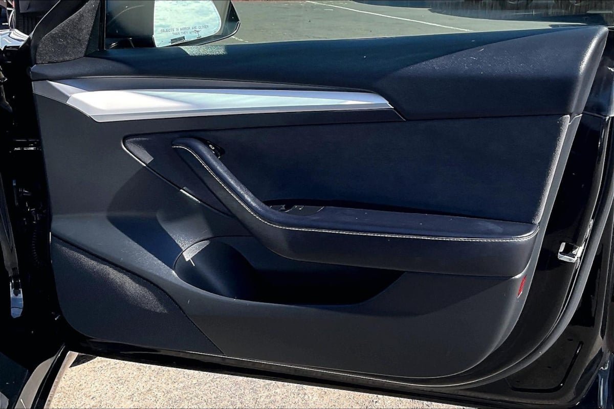 Used 2022 Tesla Model 3 Long Range AWD/4WD image 19