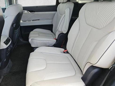 Used 2023 Hyundai Palisade Calligraphy image 9
