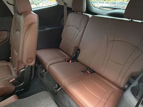 Used 2021 Buick Enclave Avenir w/ Avenir Technology Package image 42