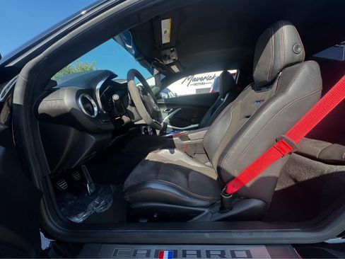 Used 2018 Chevrolet Camaro ZL1 RWD image 5