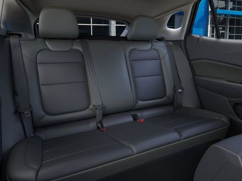 New 2026 Chevrolet Trax ACTIV w/ Sunroof Package FWD image 17