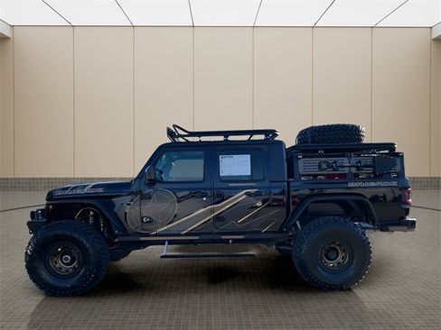 Used 2023 Jeep Gladiator Sport image 2