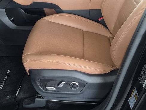 Used 2025 Hyundai Santa Fe Limited AWD/4WD image 14
