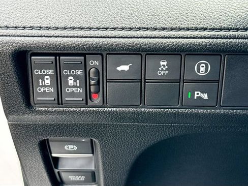 Certified 2024 Honda Odyssey Touring image 13
