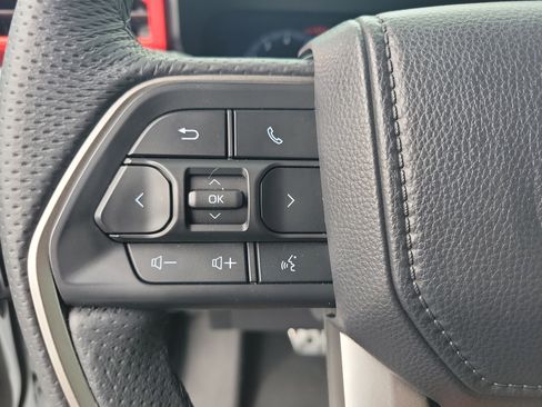 Used 2025 Toyota Tacoma TRD Sport image 19