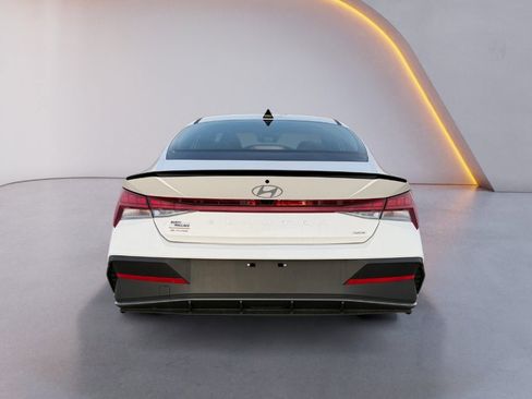 New 2025 Hyundai Elantra SEL image 8