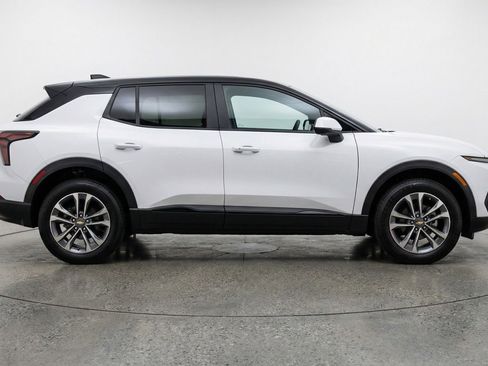 Used 2025 Chevrolet Equinox LT image 11