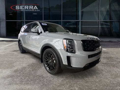 Certified 2022 Kia Telluride SX w/ Nightfall Edition Package AWD/4WD image 5