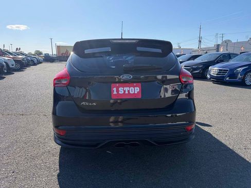 Used 2016 Ford Focus ST FWD image 4