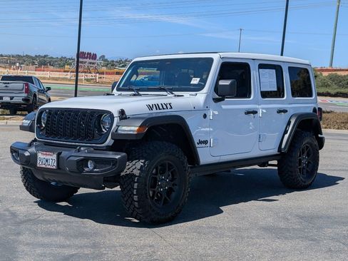 Used 2025 Jeep Wrangler Sport AWD/4WD image 11