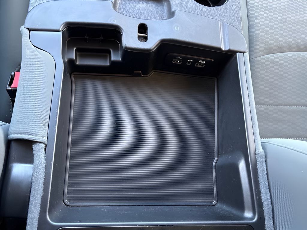 Used 2018 RAM 1500 Express RWD image 25