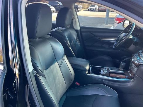 Used 2015 INFINITI Q70 Hybrid w/ Deluxe Touring Package image 7