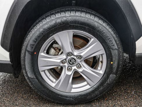 Certified 2025 Toyota RAV4 LE image 27