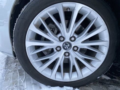 Used 2018 Toyota Camry XLE image 31