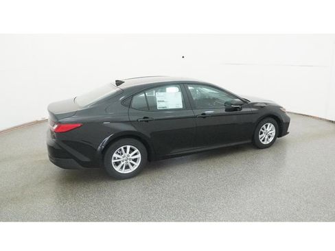 New 2026 Toyota Camry LE image 10