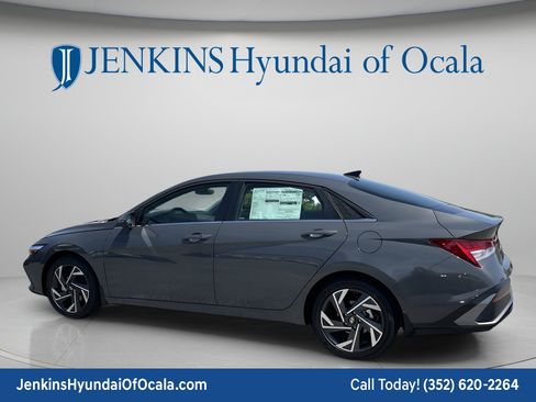 New 2026 Hyundai Elantra Limited FWD image 10