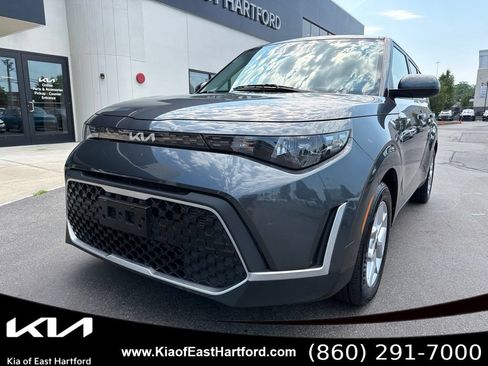 Certified 2023 Kia Soul LX w/ Option Group 015 FWD image 3