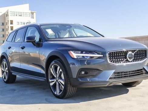 New 2026 Volvo V60 B5 Cross Country Plus w/ Climate Package image 3