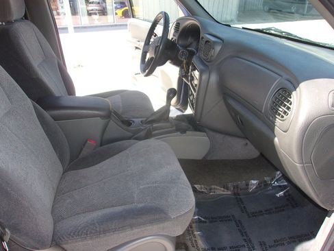 Used 2004 Chevrolet TrailBlazer LT AWD/4WD image 12