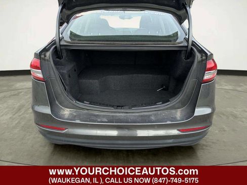 Used 2019 Ford Fusion SE FWD image 13