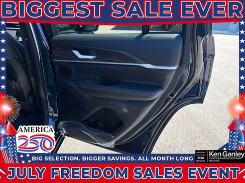 New 2026 Jeep Grand Cherokee Limited w/ Limited Altitude Package AWD/4WD image 26