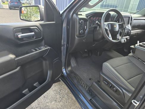 Used 2022 Chevrolet Silverado 1500 Custom w/ Safety Confidence Package AWD/4WD image 13